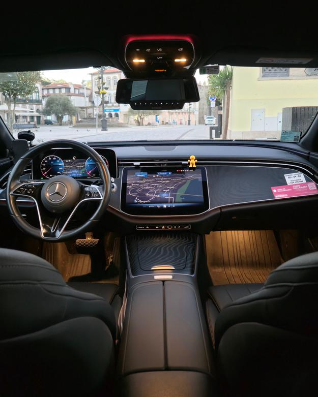 Interior de um táxi em ponte de lima